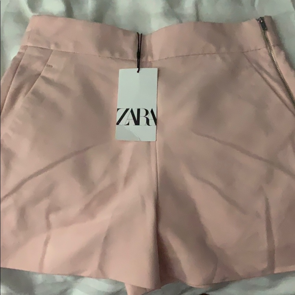 High waist shorts with side zipper